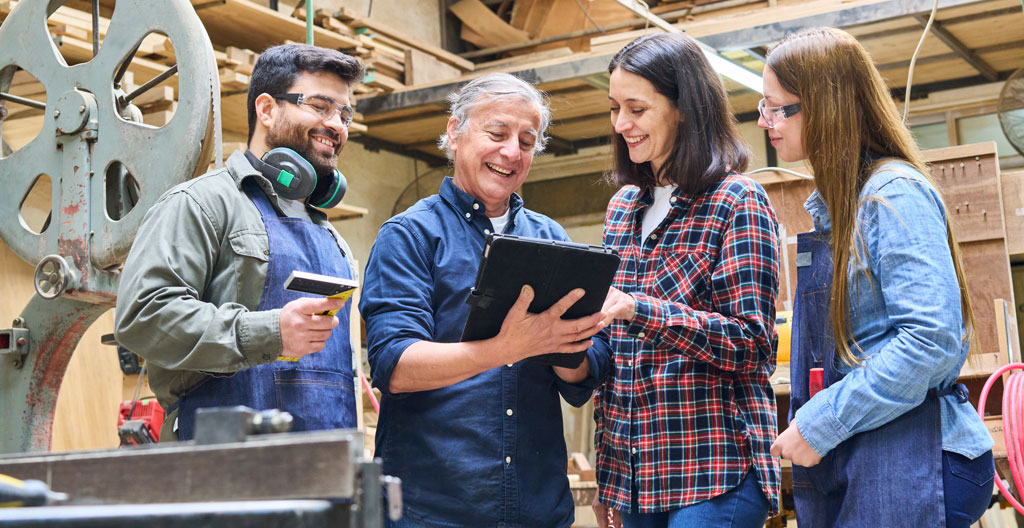 Groupe d'apprentis en atelier pratique dans une MFR du Maine-et-Loire